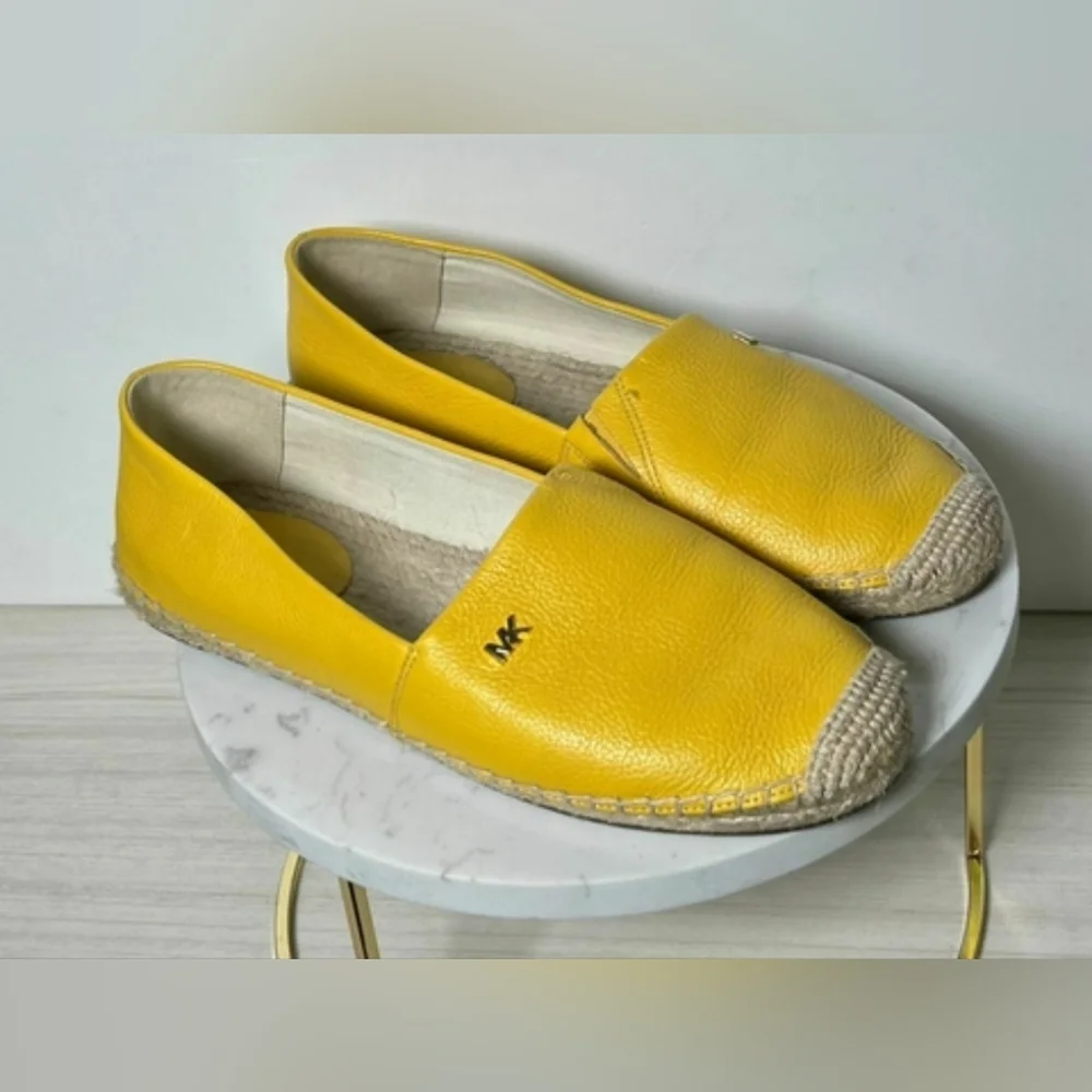 Michael Kors MK Hastings Size 7.5 Pebble Leather Yellow Slip On Espadrilles
